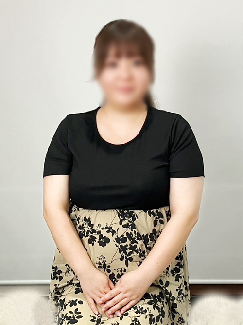 新谷まきこ